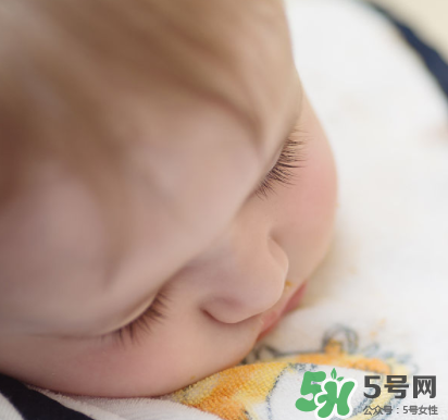 磨牙餅干幾個月寶寶能吃？磨牙餅干幾個月吃？