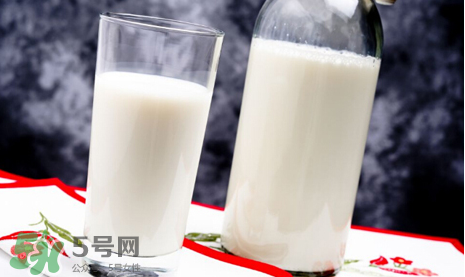 嬰兒奶粉老人能喝嗎？老人能不能喝嬰兒奶粉？