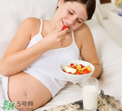 孕婦吃甜食寶寶會頭大嗎？孕期吃甜食寶寶會頭變大嗎？