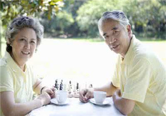 嬰兒奶粉老人能喝嗎？老人能不能喝嬰兒奶粉？