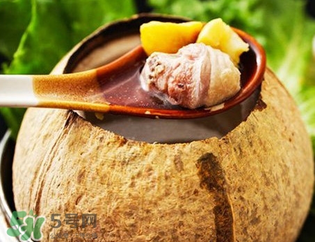 椰子雞里面的耶肉能吃嗎？椰子雞湯底怎麼做