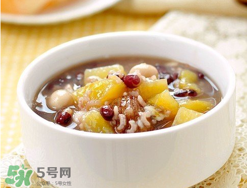 新鮮蓮子可以燉湯嗎？新鮮蓮子怎么煲湯？