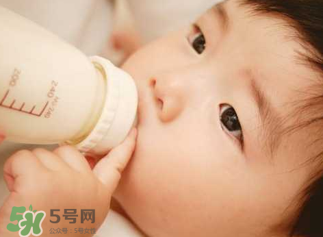 如何戒夜奶寶寶不痛苦？寶寶如何戒夜奶？