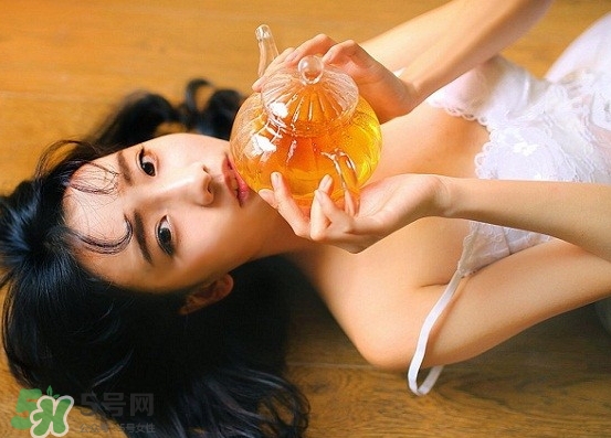 三伏貼能治痛經嗎？三伏貼治療痛經貼哪里哪個穴位？