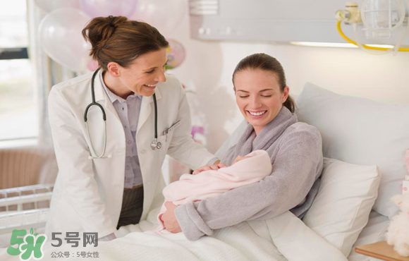 三伏天坐月子可以洗澡嗎？三伏天坐月子可以穿短袖嗎？