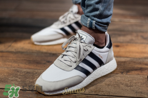 adidas iniki runner上腳效果怎么樣？阿迪達斯復古跑鞋好看嗎？