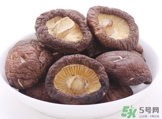 買香菇怎么挑選？干香菇怎么挑選？