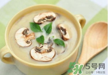 牛奶燉香菇可以治鼻炎嗎？牛奶燉香菇吃了有什么作用？