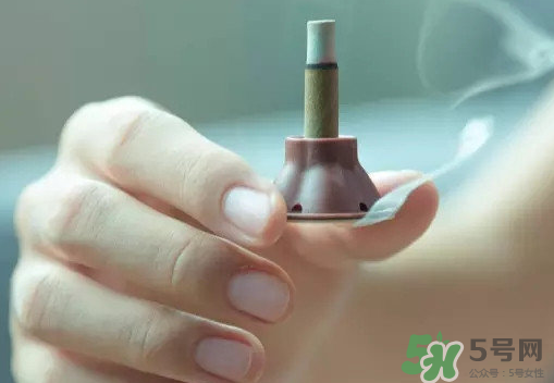 艾艾貼可以貼肚臍眼嗎？艾艾貼貼肚臍有什么作用？