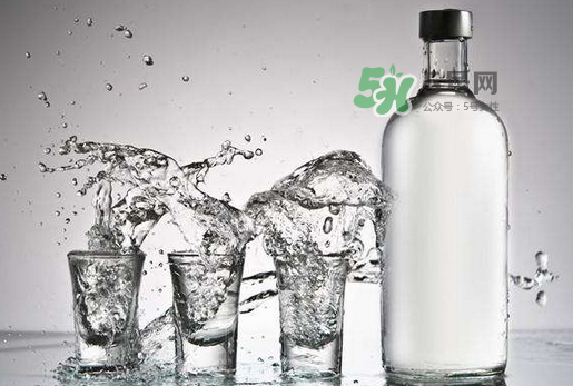 白酒加可樂是春藥？白酒加可樂喝了會怎樣？