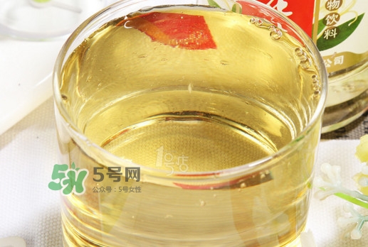 金銀花露是飲料嗎？金銀花露是飲料還是藥？