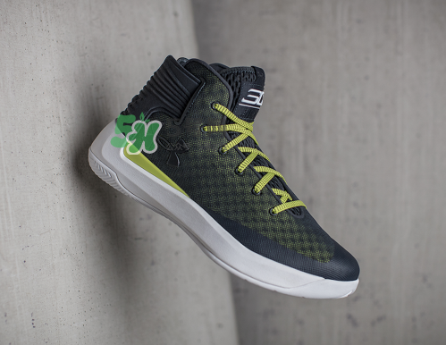ua2017庫里亞洲行curry 3zero特別版配色多少錢？