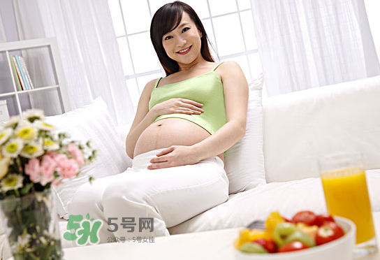 孕婦腳腫了是缺什么？孕婦腳腫了需要補(bǔ)充什么營養(yǎng)嗎？