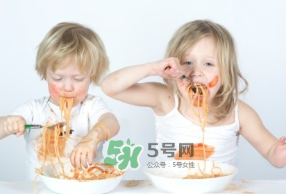 兒童多大可以吃鹽？兒童吃鹽的注意事項