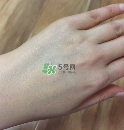 透真水光素顏霜怎么樣？透真素顏霜好用嗎？