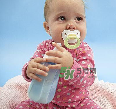 寶寶能喝蜂蜜水嗎？蜂蜜水寶寶能長期喝嗎？