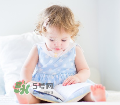夏天寶寶頭上長紅疙瘩怎么回事？夏天寶寶頭上長東西怎么辦？