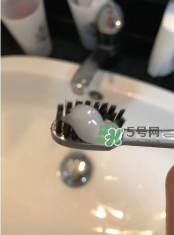 lg竹鹽牙膏怎么樣？lg竹鹽按壓牙膏怎么用？