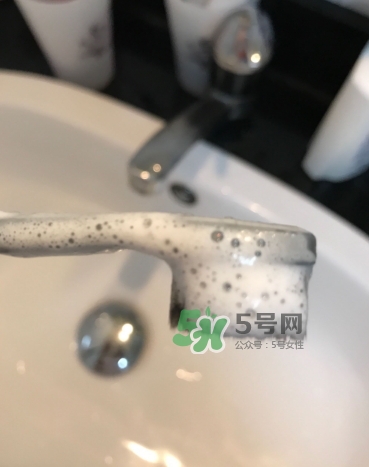 lg竹鹽牙膏怎么樣？lg竹鹽按壓牙膏怎么用？