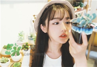 黑褲子發紅怎么恢復?黑褲子的保養