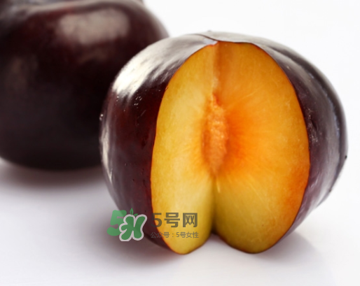 黑布李多少錢一斤？黑布李和紅布李哪個(gè)貴？