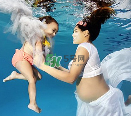 家里有寵物狗對孕婦好嗎？懷孕了家里有寵物要緊嗎？