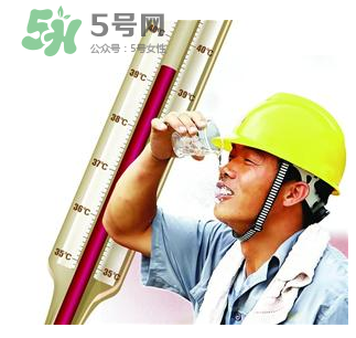 夏天防止中暑吃什么？夏天防中暑喝什么？