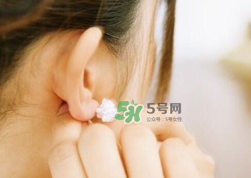 8月份可以打耳洞嗎？八月份可以打耳洞嗎？