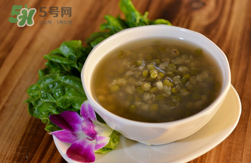雞蛋和綠豆湯能一起吃嗎？綠豆湯可以和雞蛋一起吃嗎？