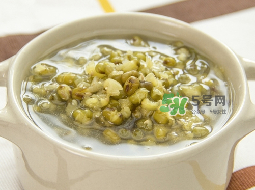 喝完啤酒可以喝綠豆湯嗎？啤酒和綠豆湯能一起喝嗎？