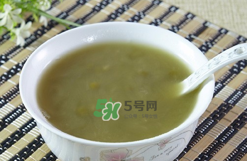 喝完啤酒可以喝綠豆湯嗎？啤酒和綠豆湯能一起喝嗎？