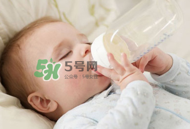 6個月寶寶不能喝水嗎？寶寶多大可以喝水呢？