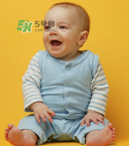 6個月寶寶不能喝水嗎？寶寶多大可以喝水呢？