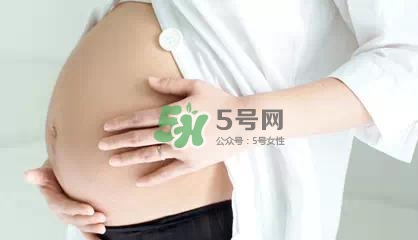 孕期肚皮癢是怎么回事？妊娠紋癢怎么辦？