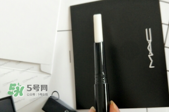 mac唇部打底膏怎么用？mac唇部打底使用方法