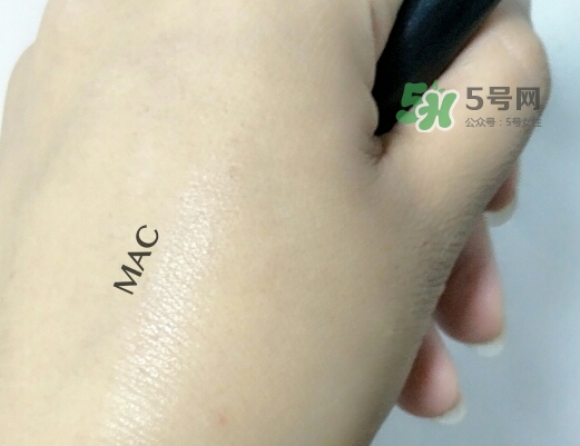 mac唇部打底膏怎么用？mac唇部打底使用方法