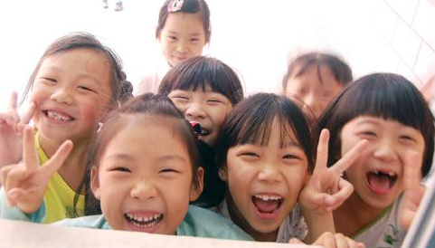孩子在幼兒園受欺負怎么辦？孩子在幼兒園不合群怎么辦？