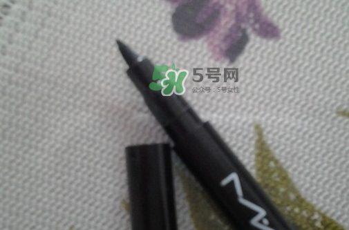 mac眼線液筆怎么用？mac魅可眼線液筆使用方法
