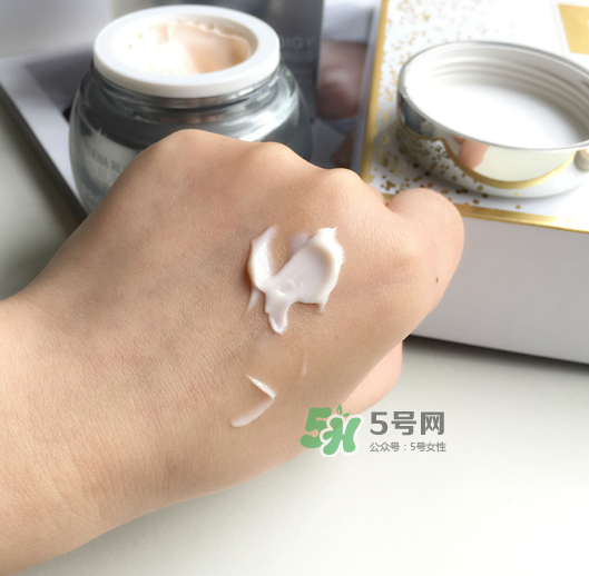 赫蓮娜至美溯顏菁華霜好用嗎？赫蓮娜至美溯顏菁華霜怎么樣？