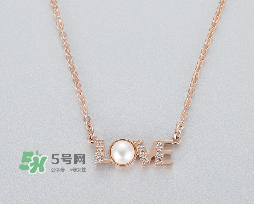 施華洛世奇七夕字母項(xiàng)鏈多少錢(qián)？施華洛世奇七夕字母項(xiàng)鏈專(zhuān)柜價(jià)格