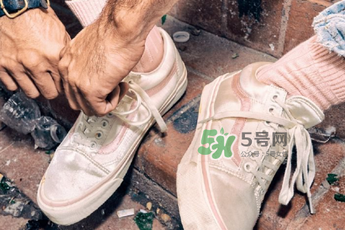 opening ceremony與vans聯名帆布鞋多少錢_哪幾款顏色？