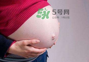 孕期可以蹲著上廁所嗎？孕期上廁所會(huì)壓到寶寶嗎？