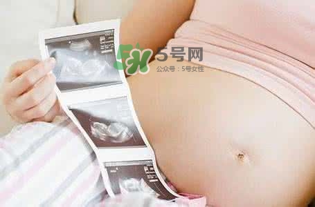 孕期可以蹲著上廁所嗎？孕期上廁所會(huì)壓到寶寶嗎？