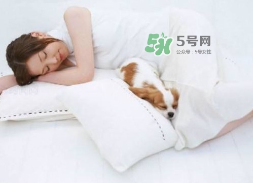 做夢是睡眠好還是不好？做夢是不是都是相反的