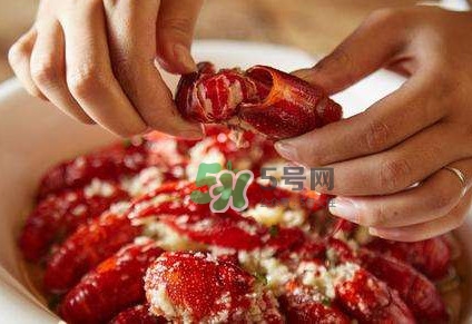 吃小龍蝦什么會得橫紋肌溶解癥？橫紋肌溶解癥嚴重嗎