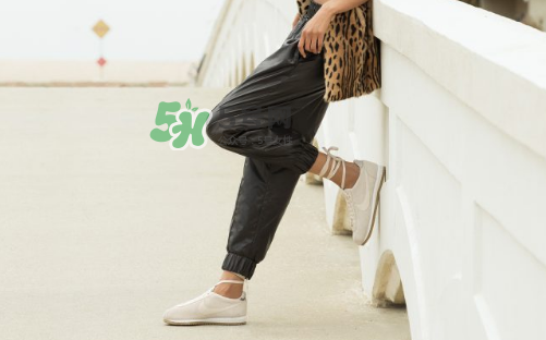 alc與nike cortez聯名在哪買？alc與耐克阿甘鞋聯名哪里有賣的？