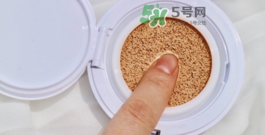 蘭蔻小粉盒氣墊怎么樣？蘭蔻小粉盒氣墊好用嗎