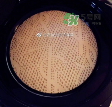 ysl蕾絲氣墊和ysl羽毛氣墊哪個(gè)好？ysl蕾絲氣墊和ysl羽毛氣墊的區(qū)別