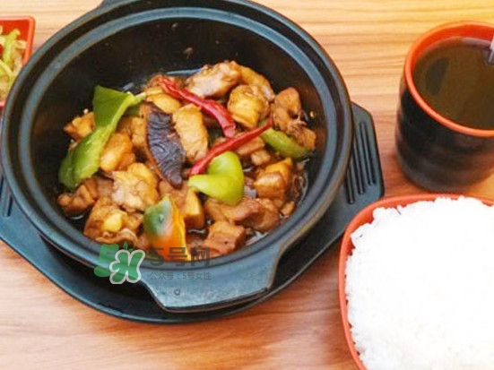 黃燜雞米飯多少錢一份？黃燜雞米飯特點是什么