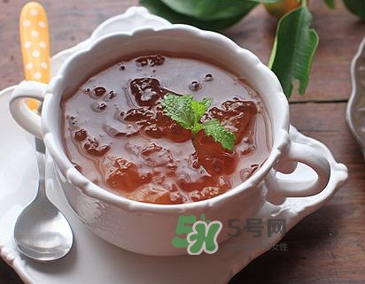 桃膠適合什么人吃？吃桃膠會(huì)上火嗎？